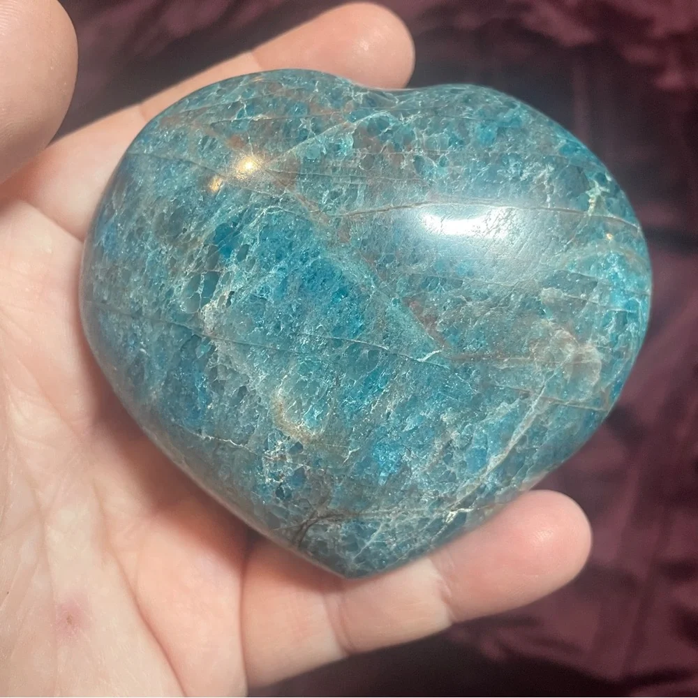 Blue apatite crystal heart - Picture 4 of 4
